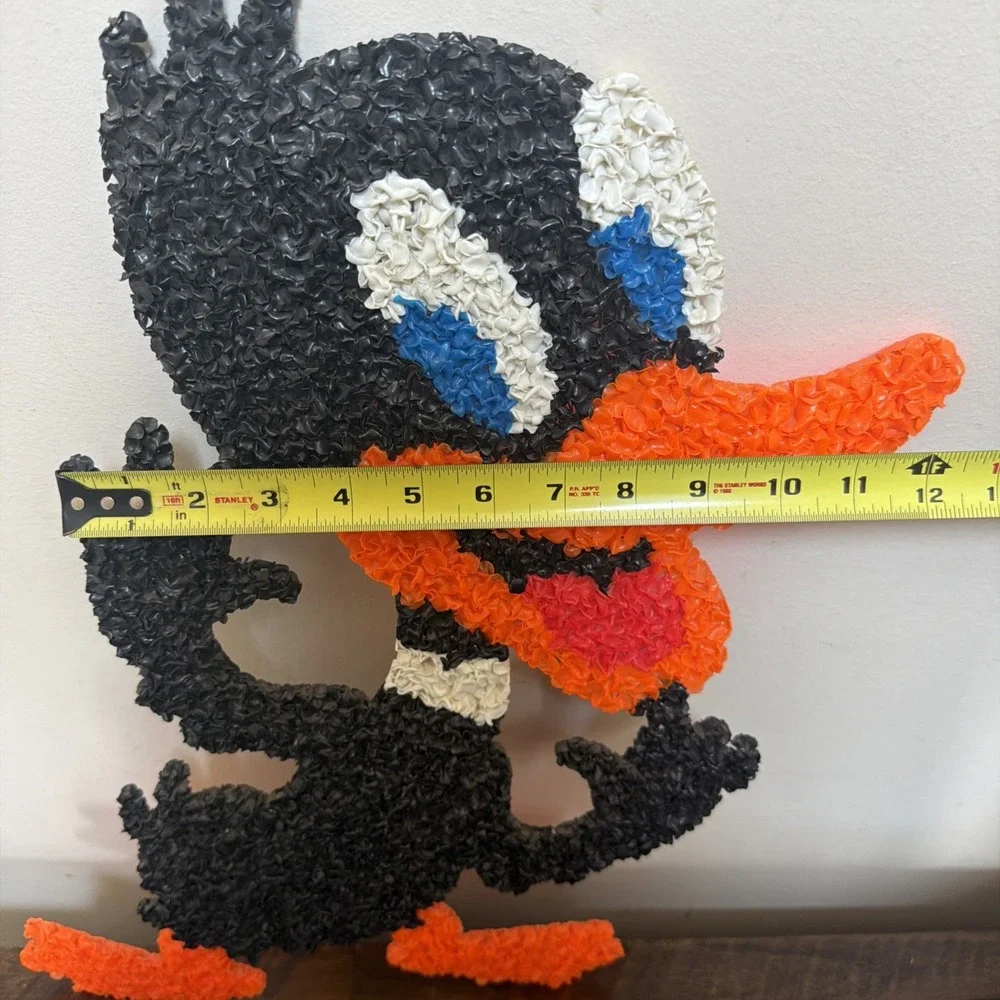 Vintage Retro Plastic Popcorn Daffy Duck Wall Art